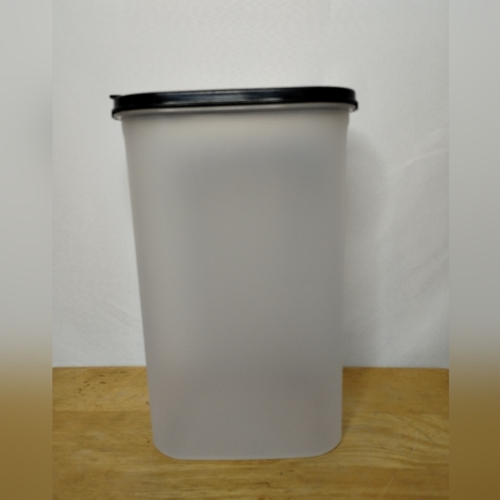 New black Tupperware oval number 5 modular mate with pour all seal